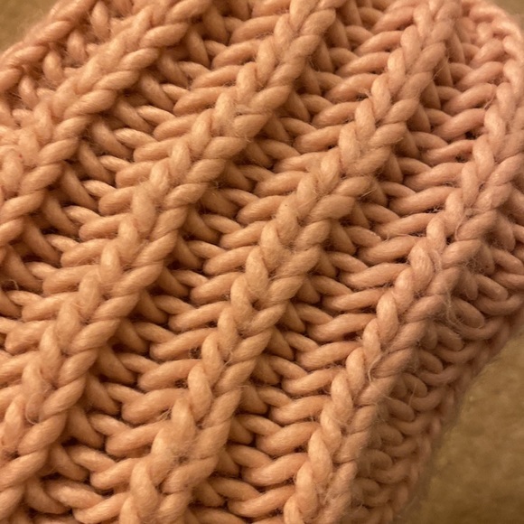 Forever 21 Blush pink wool knit beanie hat - Picture 2 of 4